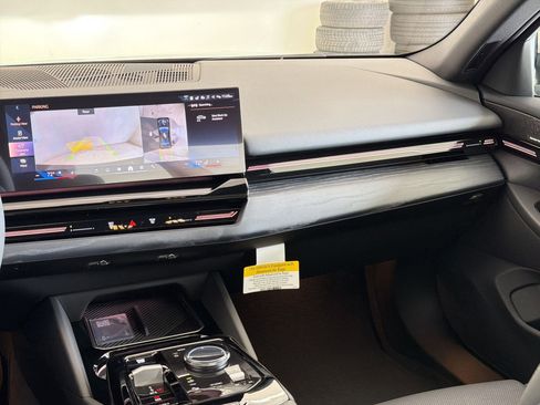 New 2026 BMW 530i xDrive w/ M Sport Package AWD/4WD image 29