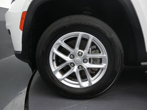 Used 2022 Jeep Grand Cherokee L Laredo w/ Luxury Tech Group I RWD image 10