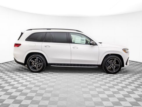 New 2026 Mercedes-Benz GLS 450 4MATIC image 7