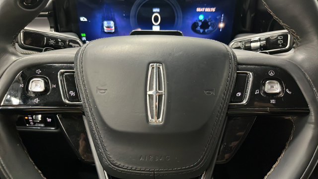 Used 2025 Lincoln Aviator AWD image 15