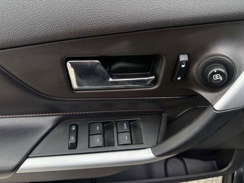 Used 2012 Ford Edge Limited w/ Driver Entry Pkg image 7