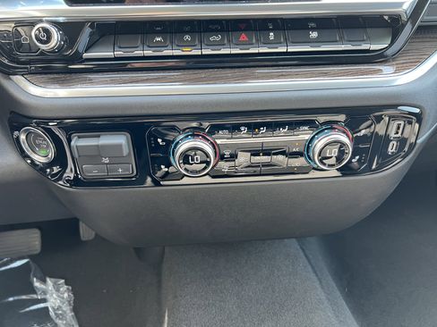 New 2026 GMC Sierra 1500 Elevation image 27