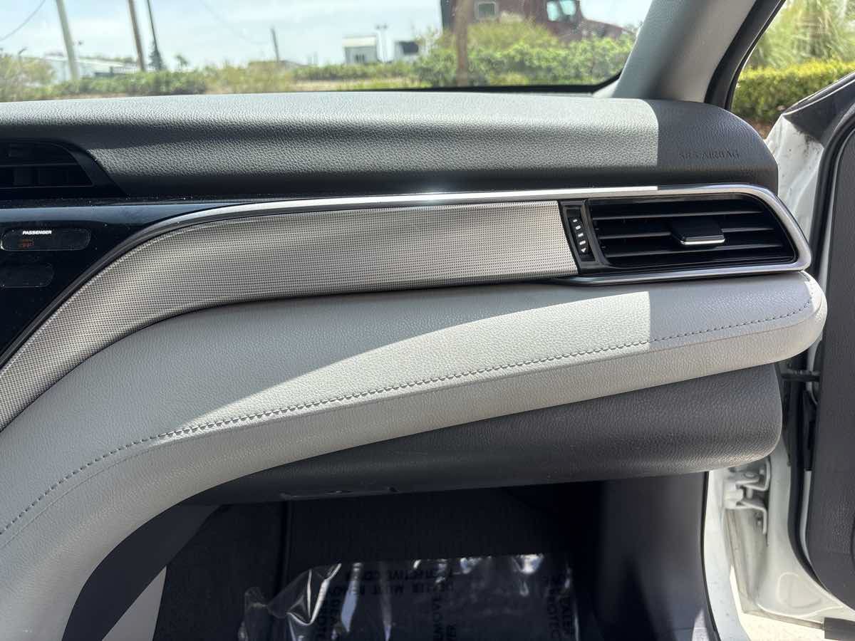 Used 2020 Toyota Camry SE w/ Carpet Mat Package FWD image 18