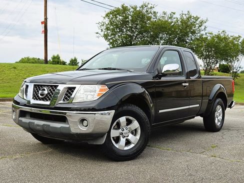 Used 2010 Nissan Frontier SE w/ SE Value Truck Pkg RWD image 1
