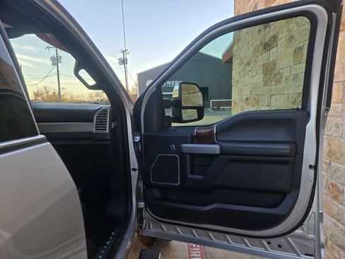 Used 2017 Ford F250 Platinum w/ Platinum Ultimate Package image 8