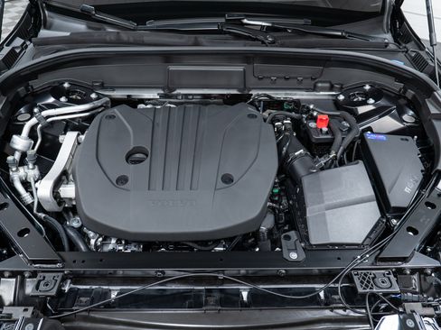 New 2026 Volvo XC60 B5 Ultra w/ Protection Package Premier image 9