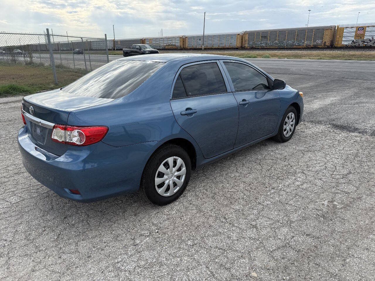 Used 2013 Toyota Corolla L FWD image 6