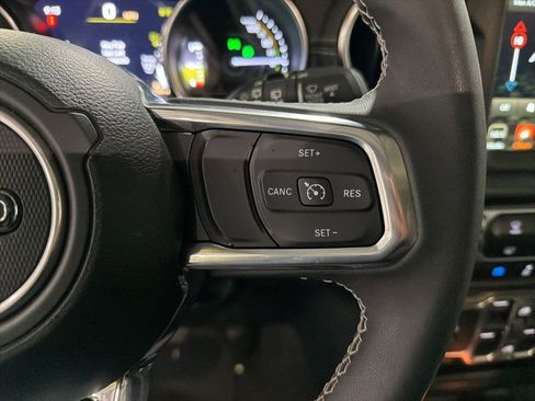 Used 2023 Jeep Wrangler Unlimited Sahara image 14