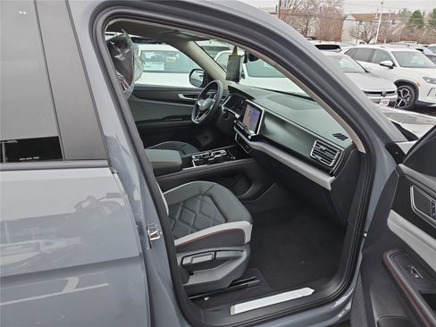 New 2026 Volkswagen Atlas Peak Edition image 28