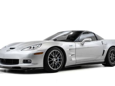 Used 2009 Chevrolet Corvette ZR1 w/ Preferred Equipment Group RWD image 8