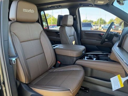 New 2026 Chevrolet Suburban High Country image 28