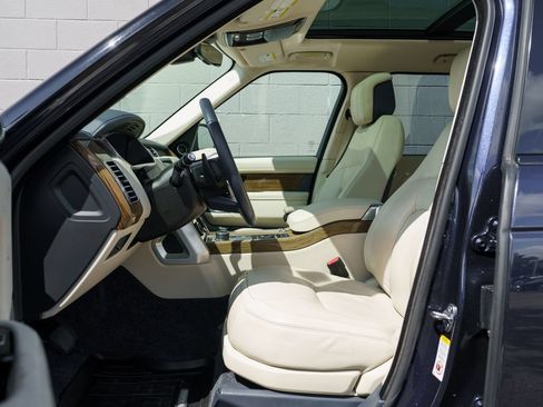 Used 2019 Land Rover Range Rover HSE AWD/4WD image 17