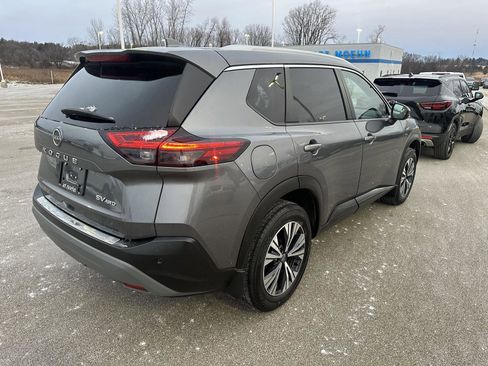 Used 2022 Nissan Rogue SV w/ SV Premium Package image 9