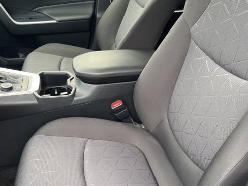 Used 2025 Toyota RAV4 XLE image 12