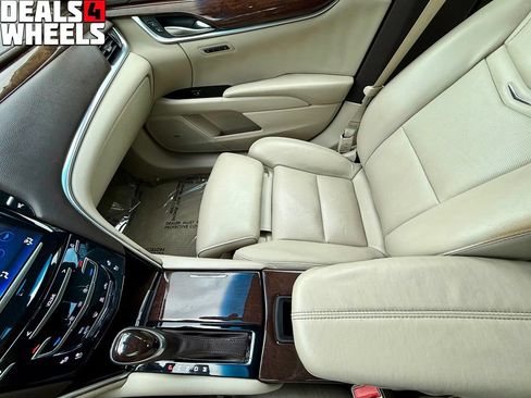 Used 2014 Cadillac XTS Luxury FWD image 21