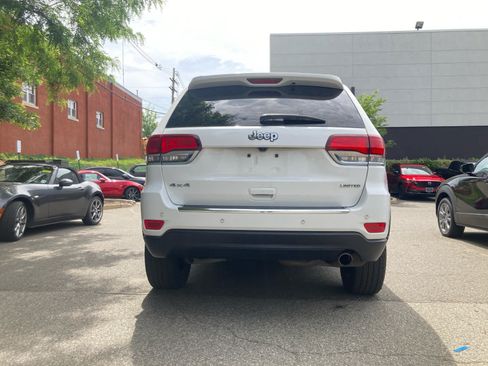 Used 2020 Jeep Grand Cherokee Limited AWD/4WD image 9