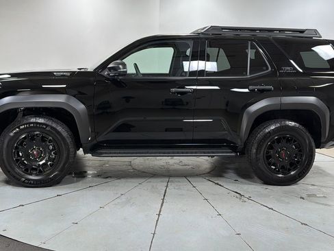 Certified 2025 Toyota 4Runner TRD Off-Road image 8