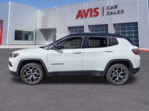 Used 2025 Jeep Compass Limited image 10