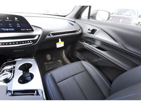 New 2027 Cadillac Lyriq Luxury AWD/4WD image 10