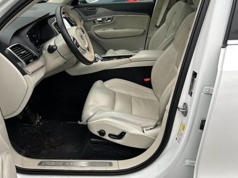 Used 2024 Volvo XC90 B6 Ultimate w/ Lounge Package image 5