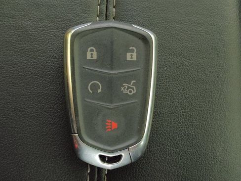 Used 2016 Cadillac XTS Luxury FWD image 32