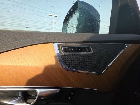 Used 2022 Volvo XC90 T6 Momentum w/ Advanced Package image 20