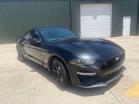 Used 2018 Ford Mustang GT RWD image 3