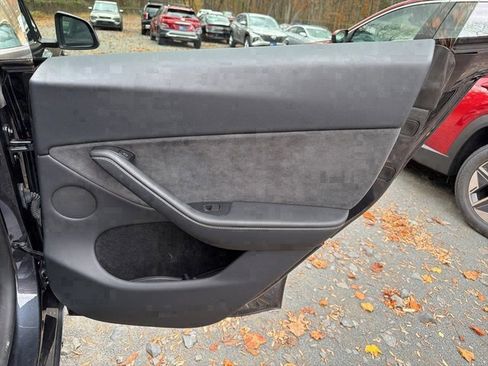 Used 2024 Tesla Model Y Long Range image 12