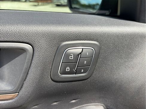 Used 2020 Ford Escape Titanium w/ Titanium Premium Package 2.0 FWD image 24