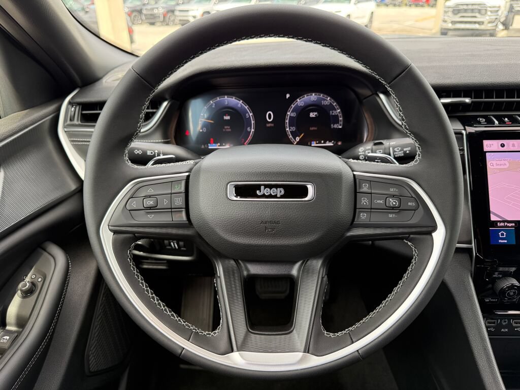 New 2027 Jeep Grand Cherokee Laredo AWD/4WD image 14