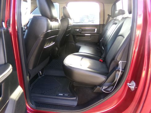 Used 2014 RAM 1500 Laramie w/ Convenience Group AWD/4WD image 10