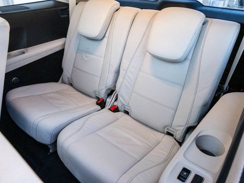 Used 2023 Mercedes-Benz GLS 450 4MATIC image 33