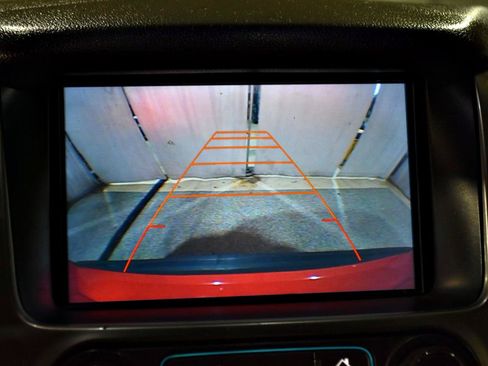 Used 2016 Chevrolet Suburban LT RWD image 17