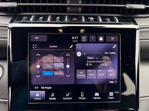 Used 2025 Jeep Grand Cherokee Laredo X image 24