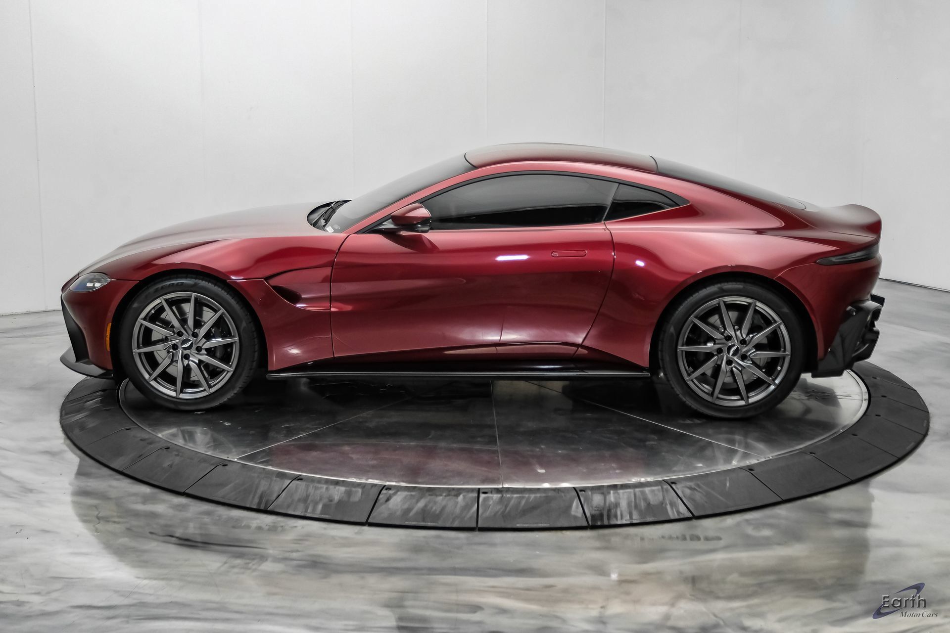 Used 2020 Aston Martin V8 Vantage Coupe RWD image 9