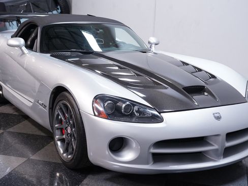Used 2005 Dodge Viper SRT-10 image 14