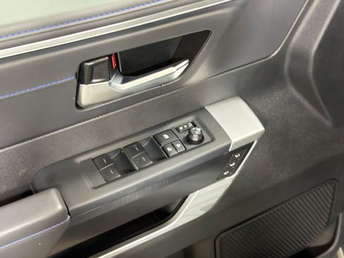 Used 2025 Toyota Sequoia Platinum AWD/4WD image 23