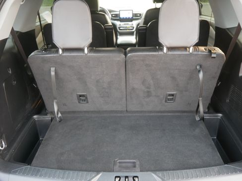 Used 2023 Ford Explorer XLT w/ Equipment Group 202A AWD/4WD image 19