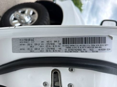 Used 2017 RAM 2500 SLT AWD/4WD image 30