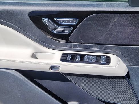 New 2026 Lincoln Aviator AWD w/ Jet Appearance Package image 9
