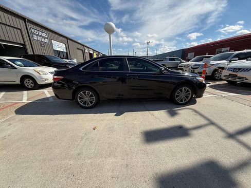 Used 2016 Toyota Camry SE image 13