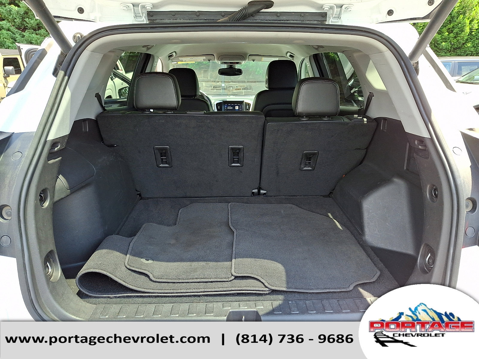 Used 2024 GMC Terrain SLT AWD/4WD image 34