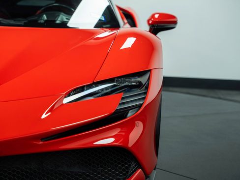 Used 2021 Ferrari SF90 Stradale image 7