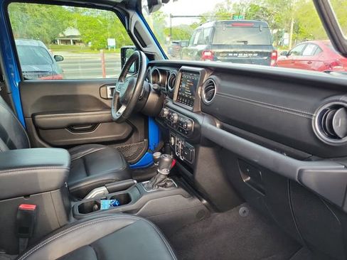 Used 2021 Jeep Wrangler Unlimited Sahara w/ Cold Weather Group image 33