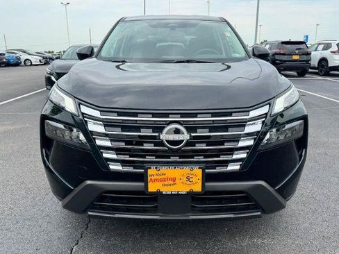 Certified 2026 Nissan Rogue SV FWD image 9