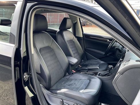 Used 2015 Volkswagen Passat TDI SEL Premium image 6