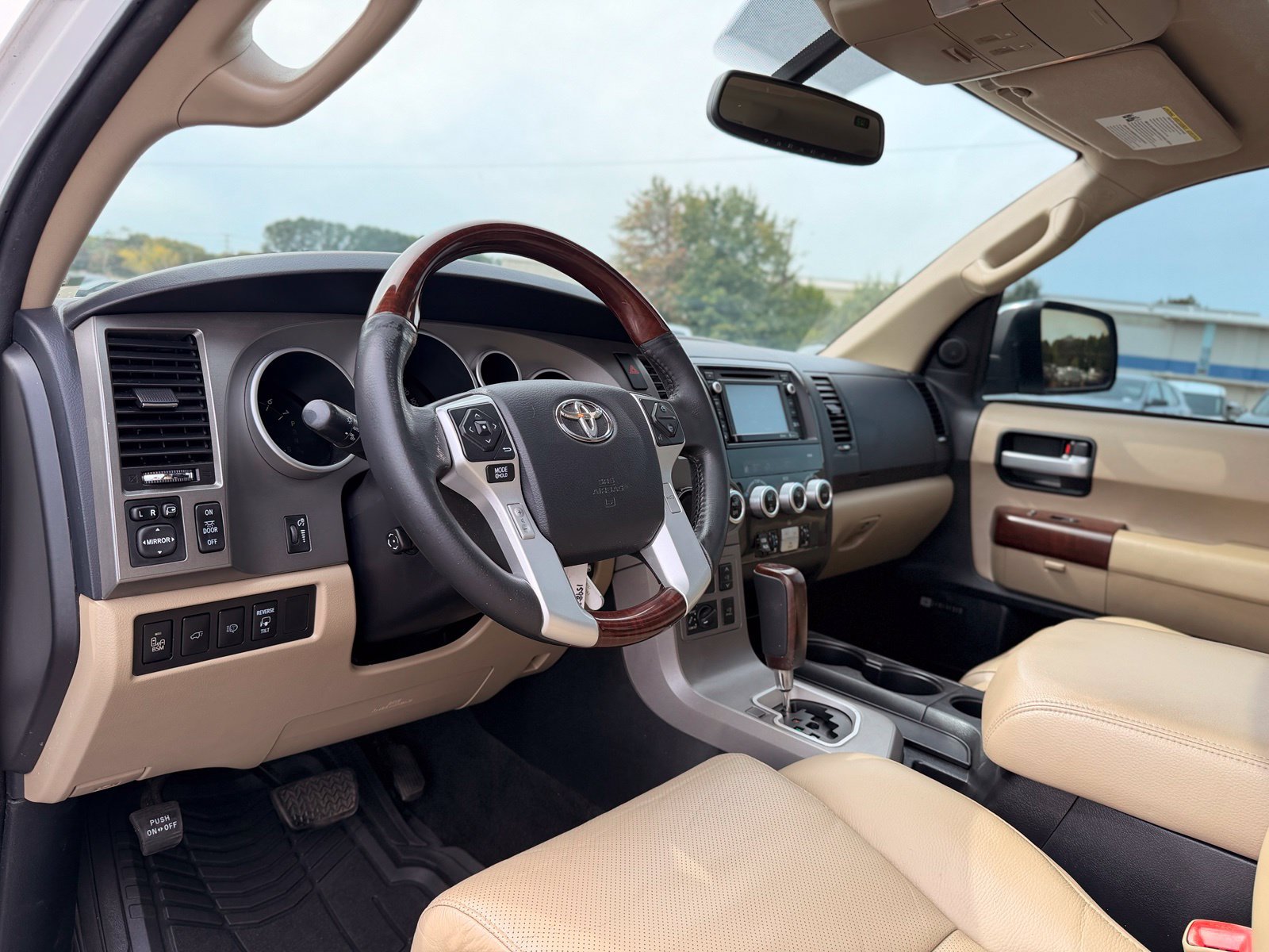 Used 2015 Toyota Sequoia Platinum RWD image 20