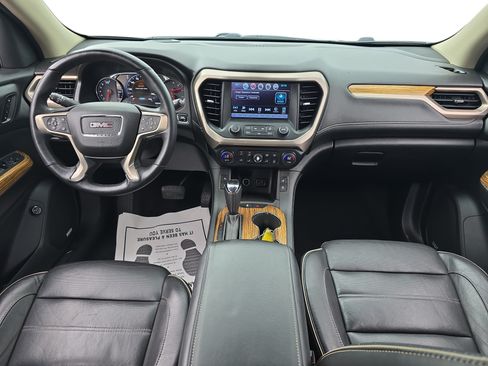 Used 2017 GMC Acadia Denali w/ Technology Package FWD image 9