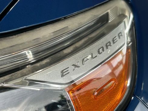 Used 2021 Ford Explorer XLT w/ Equipment Group 202A image 23