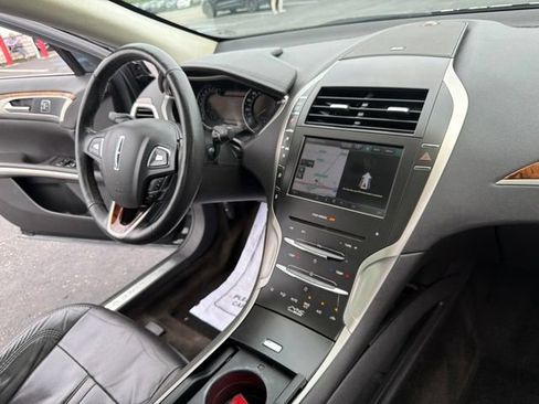Used 2014 Lincoln MKZ AWD image 22